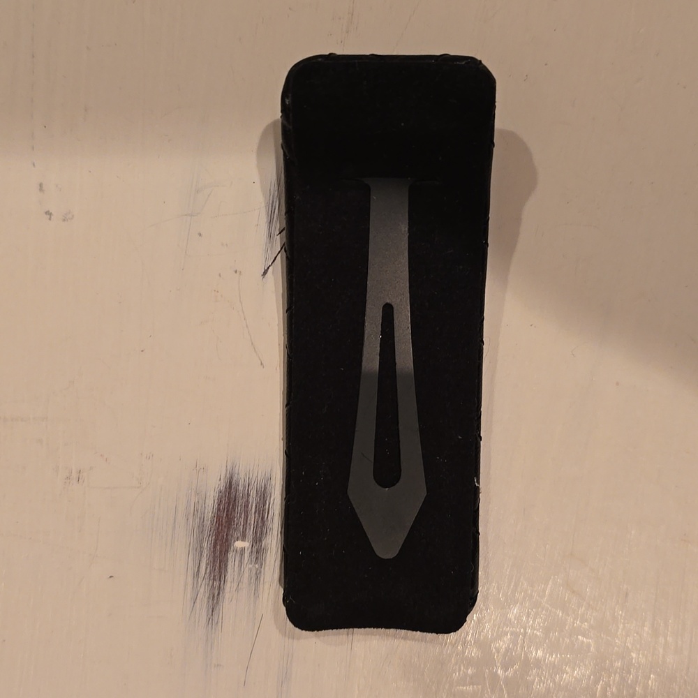 Chanel Black Hair Clip - Picture 4 of 5